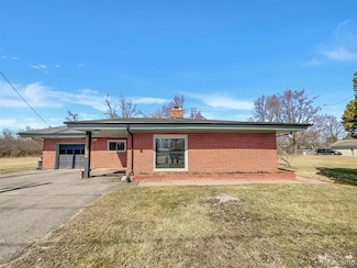 20350 Huron River Dr, Rockwood, MI 48173