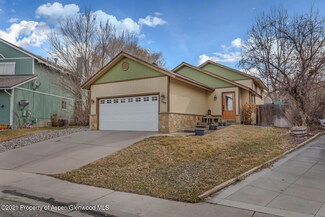 589 Ginseng Rd, New Castle, CO 81647