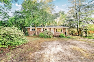 1906 Poplar Dr, Fayetteville, NC 28304