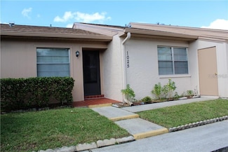 1025 Bowsprit Ln, Holiday, FL 34691