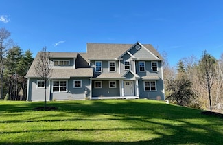 15 Bartlett Ave, Nashua, NH 03064