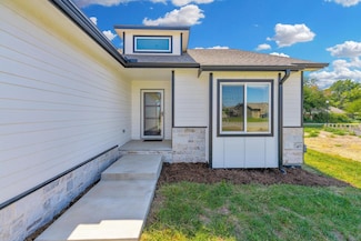 455 E Karla Ave, Haysville, KS 67060