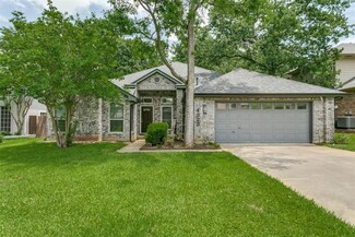 4323 Country Ln, Grapevine, TX 76051
