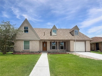 2733 W Friendship Dr, Harvey, LA 70058