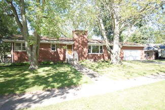 414 Birch St NW, Demotte, IN 46310