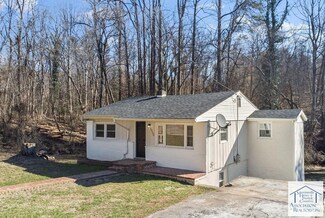 1115 Drewry Rd, Martinsville, VA 24112