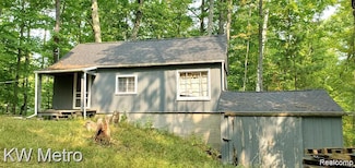 8362 W Deer Rd, Curran, MI 48728