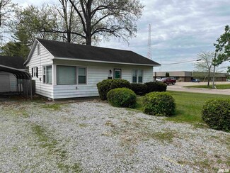 620 W 6th St, Benton, IL 62812