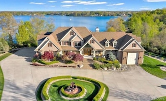4143 Longview Dr, Lapeer, MI 48446