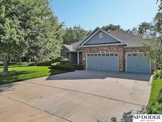 1613 S 213th Cir, Elkhorn, NE 68022
