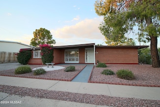 8133 E Colette Place, Tucson, AZ 85710