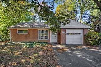 8284 Westmoor Rd, Mentor, OH 44060