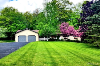 W5940 Springview Dr, Norway, MI 49870