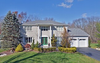 35 Saupe Dr, Manalapan, NJ 07726