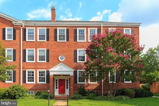 2854 S Buchanan St Unit A2, Arlington, VA 22206
