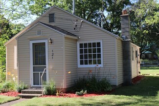 121 W Woodrow St, Fremont, MI 49412