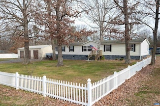 1951 E Side Hwy, Crimora, VA 24431