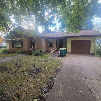 601 Maple St, Breckenridge, MN 56520