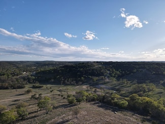 215 Oakhampton Trail, Ingram, TX 78025
