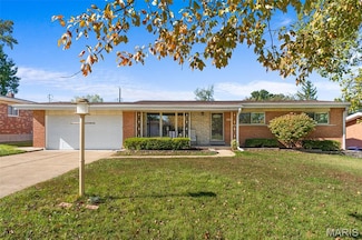 9233 Lavant Dr, Saint Louis, MO 63126