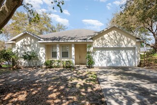 422 W Division St, Minneola, FL 34715