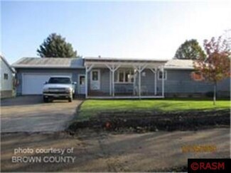 921 921 S Front, New Ulm, MN 56073