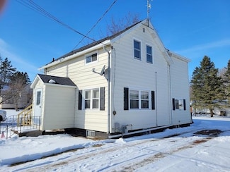 613 E Becker Rd, Marshfield, WI 54449