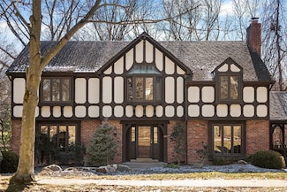 824 Flint Ridge Rd, Pittsburgh, PA 15243
