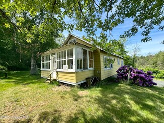 576 Main St, Corinth, NY 12822