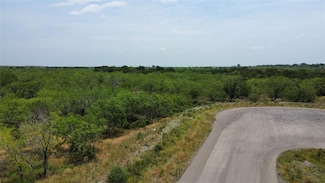 125 Eloise Ct, Lockhart, TX 78644