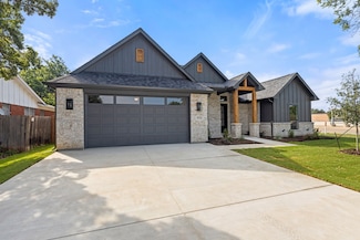 4713 South Dr W, Fort Worth, TX 76132