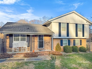 206 King Henry Ln, Gastonia, NC 28056