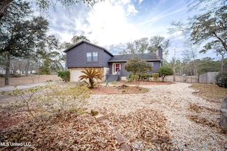 2037 Old Oaks Dr, Gautier, MS 39553