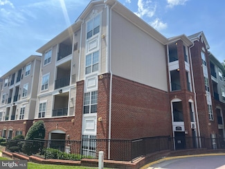 4850 Eisenhower Ave Unit 418, Alexandria, VA 22304