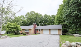 134 W Bacon St, Plainville, MA 02762