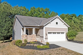 323 Timberland View Dr, Newark, OH 43055