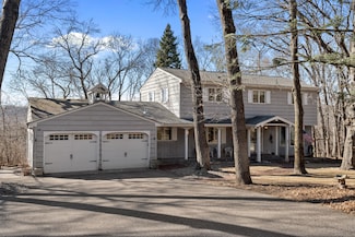989 Priester Ln, Hudson, WI 54016