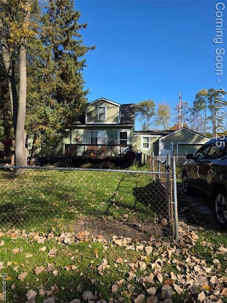 6522 Saline Dr, Waterford, MI 48329