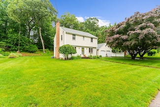 25 Thayer Rd, Manchester, CT 06040