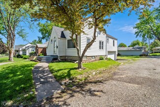 1810 Highland Ave, Crest Hill, IL 60403