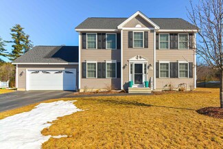 90 University Cir, Hooksett, NH 03106