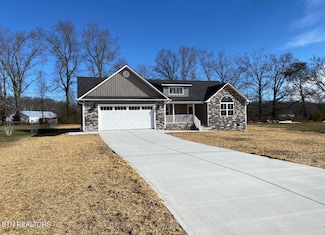 906 Colby Cir, Crossville, TN 38571