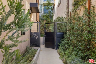 929 Hilldale Ave, West Hollywood, CA 90069