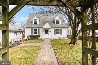 951 Radnor Rd, Wayne, PA 19087