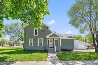 104 W Somonauk St, Yorkville, IL 60560