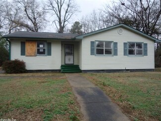 913 E 11th Ave, Pine Bluff, AR 71601