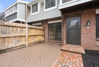 220 Greenbrook Dr Unit 220, Stoughton, MA 02072