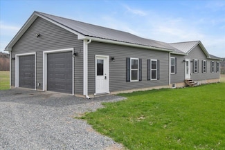 482 Pidgeon Hill Rd, Franklin, VT 05457