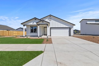 236 NW Par Ave Unit 111, Madras, OR 97741