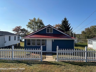 75 3rd St, Gouldsboro, PA 18424